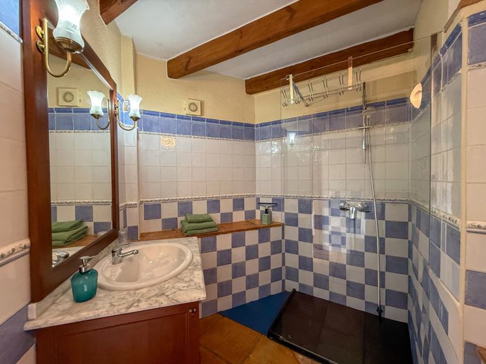 Image No.19-6 Bed Townhouse for sale
