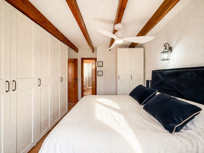 Image No.27-6 Bed Townhouse for sale