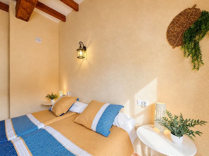 Image No.3-6 Bed Townhouse for sale