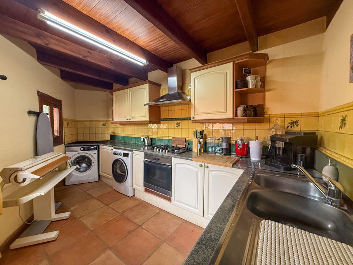 Image No.31-6 Bed Townhouse for sale