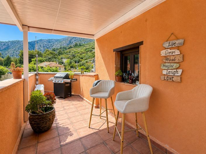 Image No.32-6 Bed Townhouse for sale