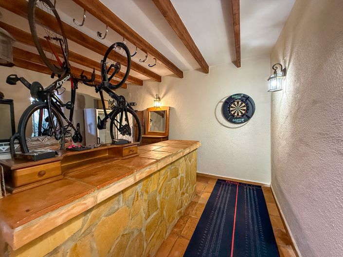 Image No.38-6 Bed Townhouse for sale