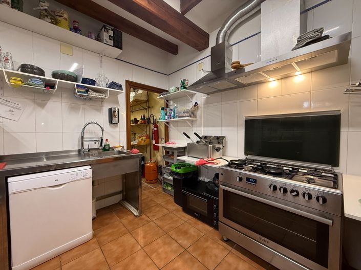 Image No.44-6 Bed Townhouse for sale