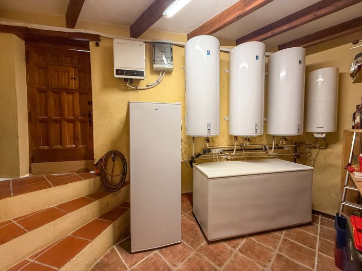 Image No.45-6 Bed Townhouse for sale