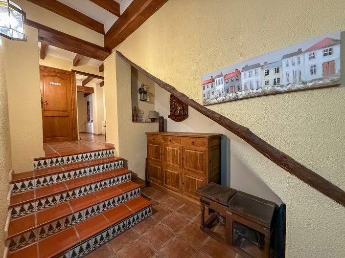 Image No.7-6 Bed Townhouse for sale