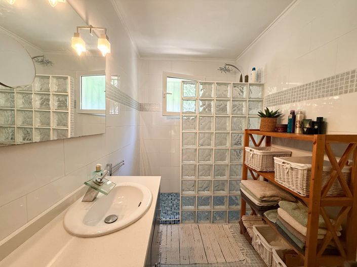 Image No.12-3 Bed Villa for sale