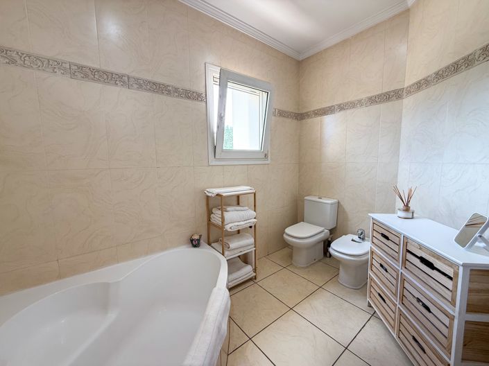 Image No.18-3 Bed Villa for sale