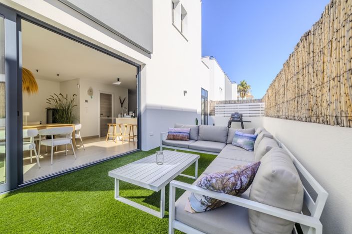 Image No.11-3 Bed Townhouse for sale