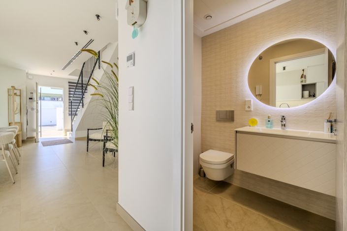 Image No.17-3 Bed Townhouse for sale
