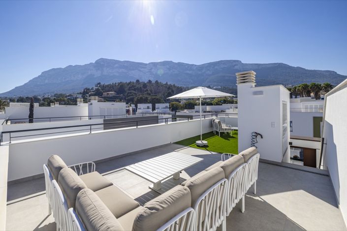 Image No.30-3 Bed Townhouse for sale