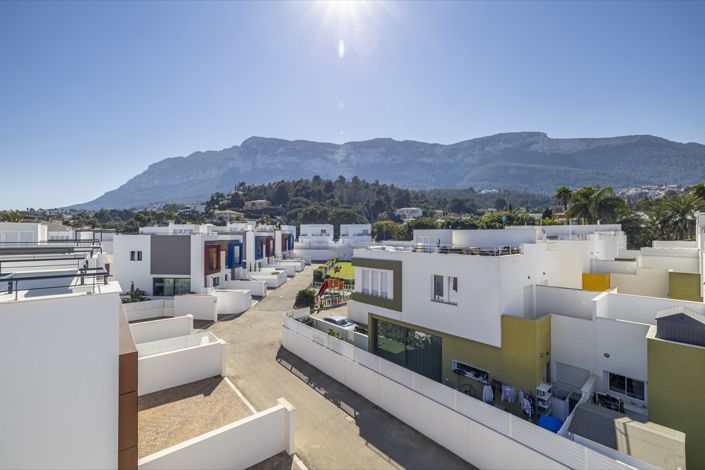 Image No.33-3 Bed Townhouse for sale