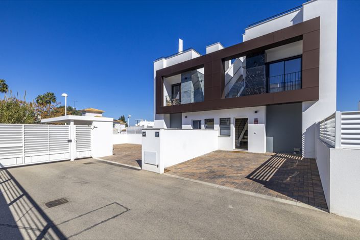 Image No.4-3 Bed Townhouse for sale