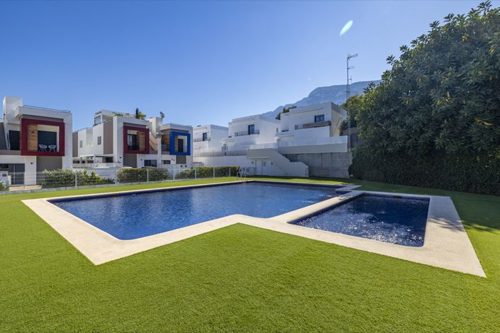 Image No.40-3 Bed Townhouse for sale