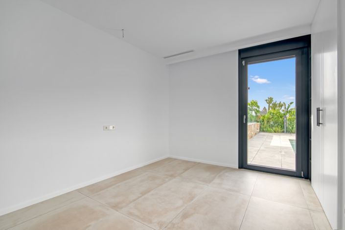 Image No.29-5 Bed Villa for sale