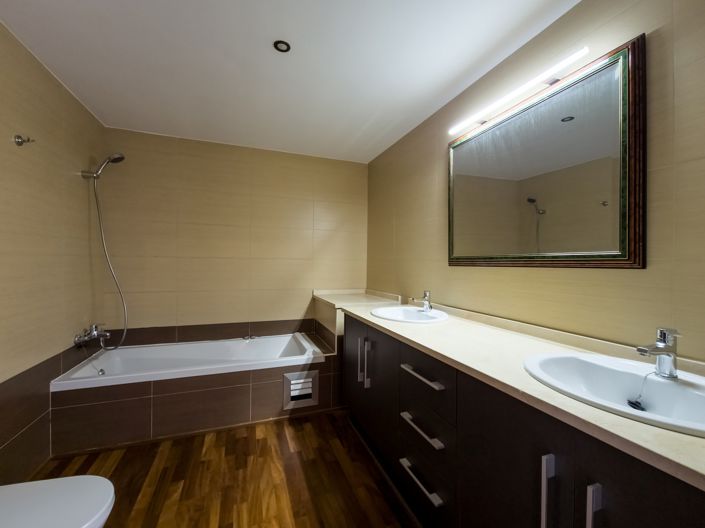 Image No.13-3 Bed Property for sale