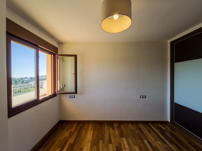 Image No.16-3 Bed Property for sale