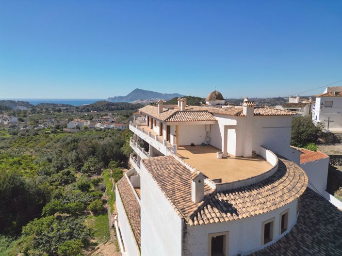 Image No.19-3 Bed Property for sale