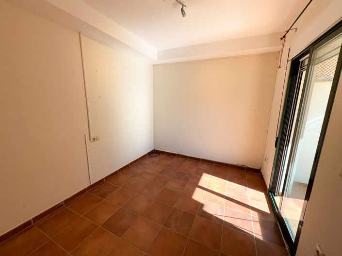 Image No.11-3 Bed Townhouse for sale