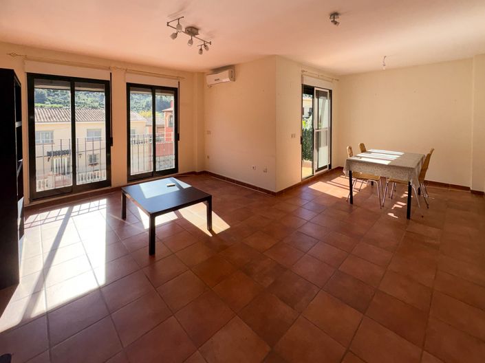 Image No.6-3 Bed Townhouse for sale
