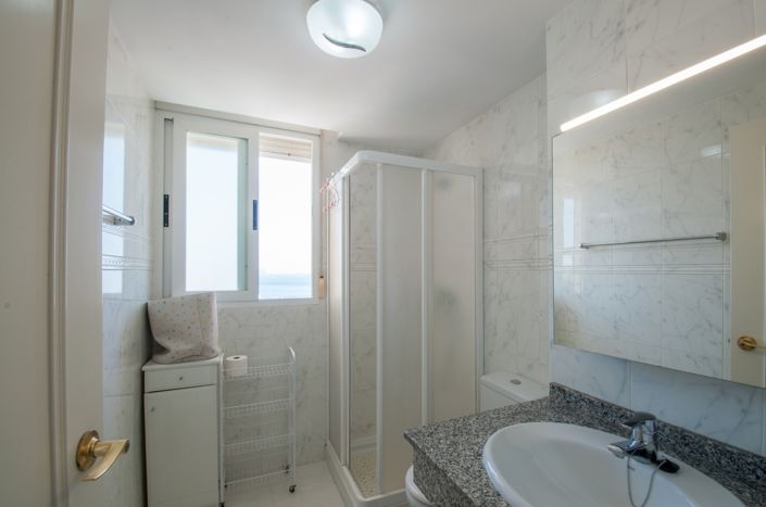 Image No.21-5 Bed Property for sale