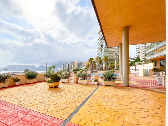 Image No.28-5 Bed Property for sale