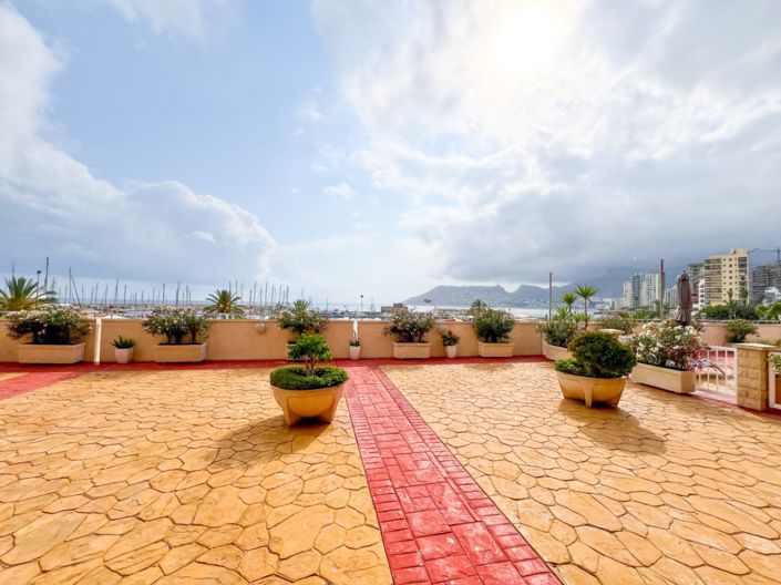 Image No.30-5 Bed Property for sale