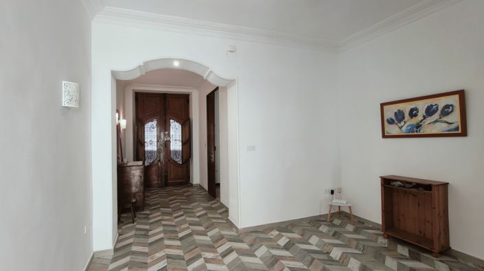 Image No.3-4 Bed Townhouse for sale