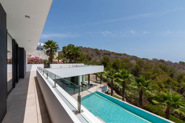 Image No.16-Villa for sale