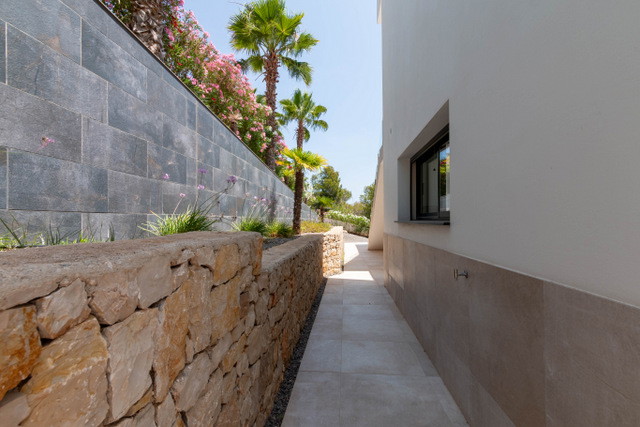 Image No.24-Villa for sale