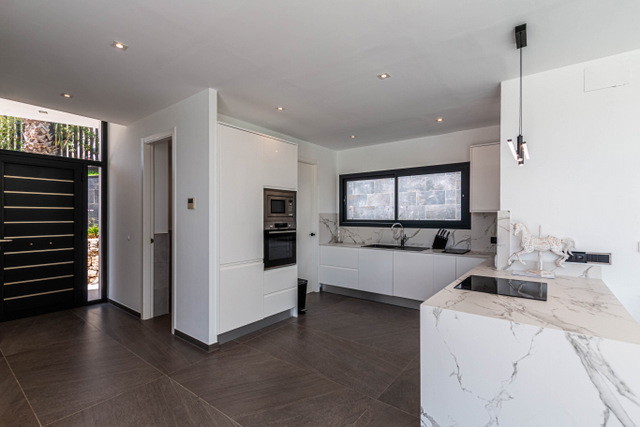 Image No.8-Villa for sale