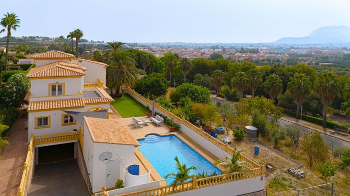 Image No.2-4 Bed Villa for sale
