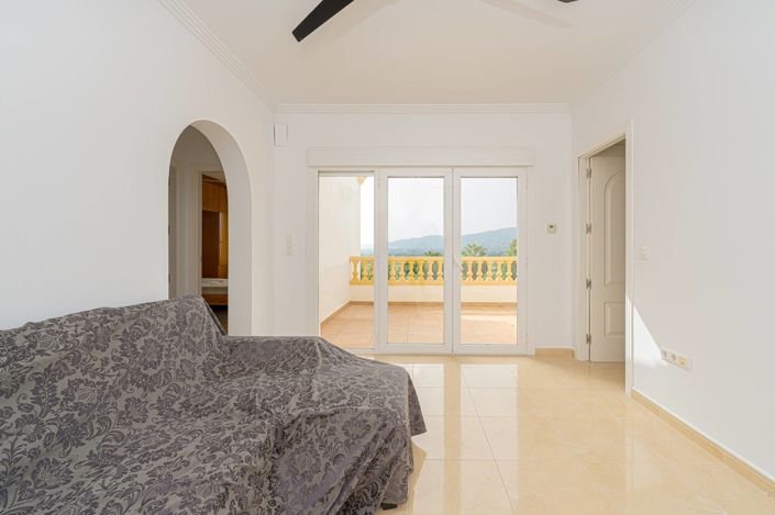 Image No.32-4 Bed Villa for sale