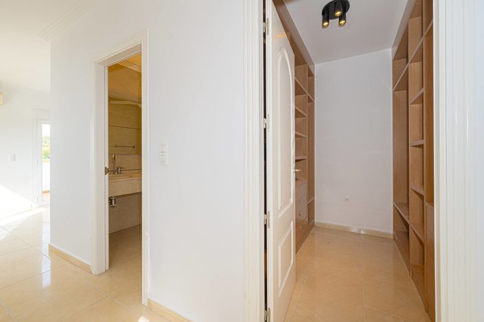 Image No.33-4 Bed Villa for sale