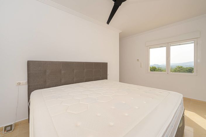 Image No.37-4 Bed Villa for sale