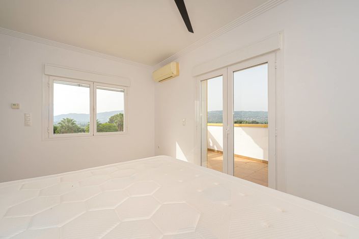 Image No.39-4 Bed Villa for sale