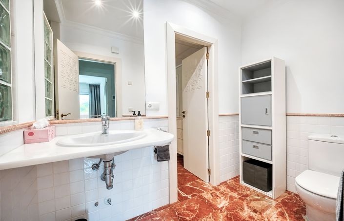 Image No.17-4 Bed Villa for sale