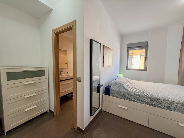 Image No.12-2 Bed Property for sale