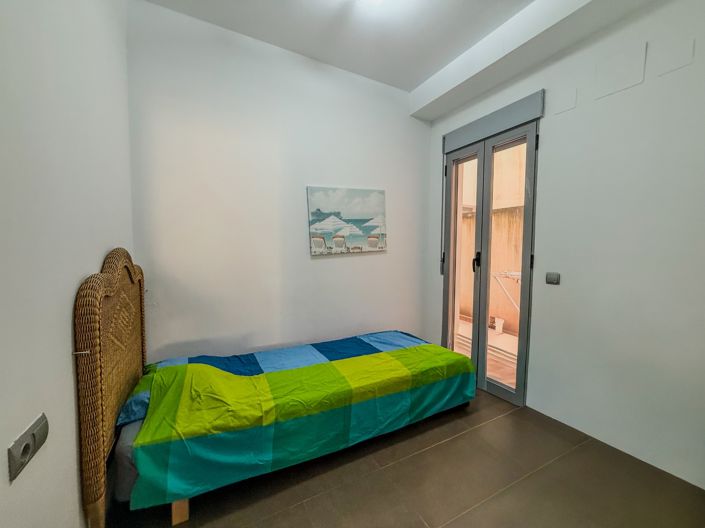 Image No.14-2 Bed Property for sale