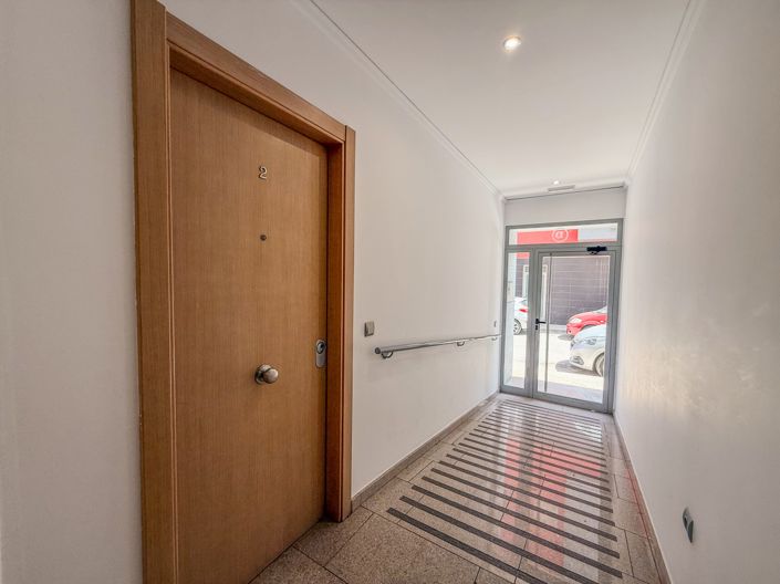 Image No.17-2 Bed Property for sale
