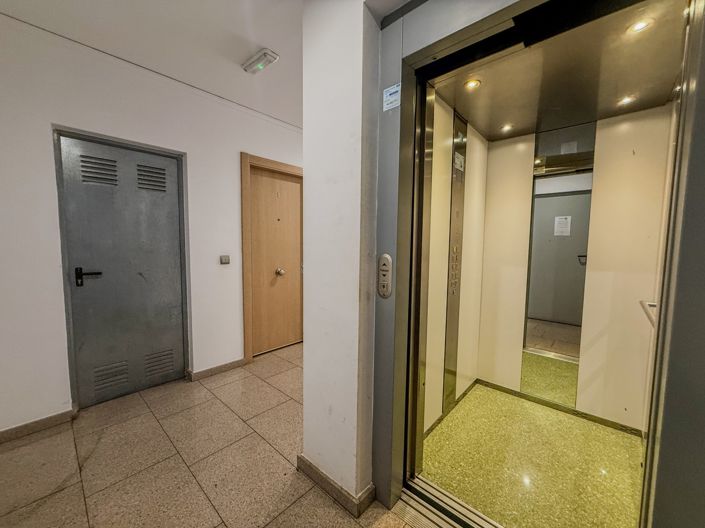Image No.18-2 Bed Property for sale