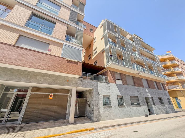 Image No.20-2 Bed Property for sale