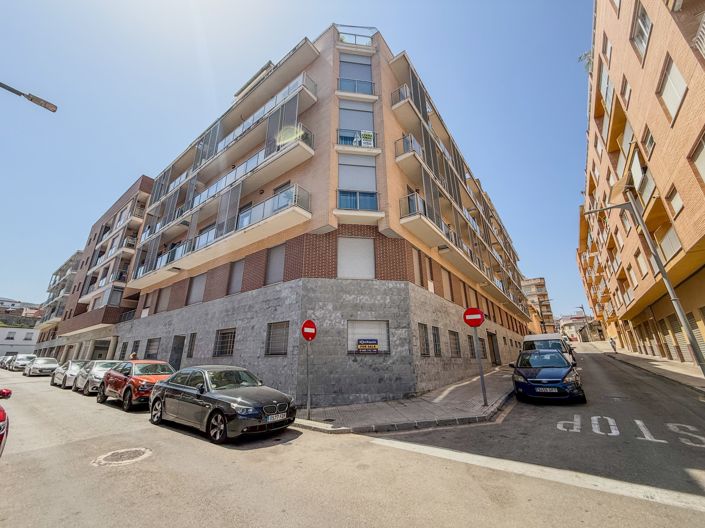 Image No.21-2 Bed Property for sale