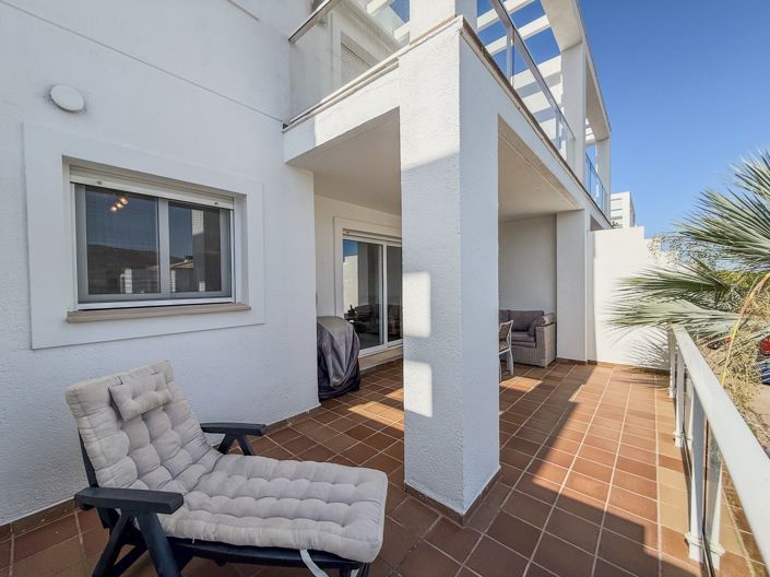 Image No.11-2 Bed Property for sale