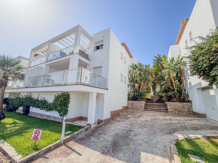 Image No.15-2 Bed Property for sale