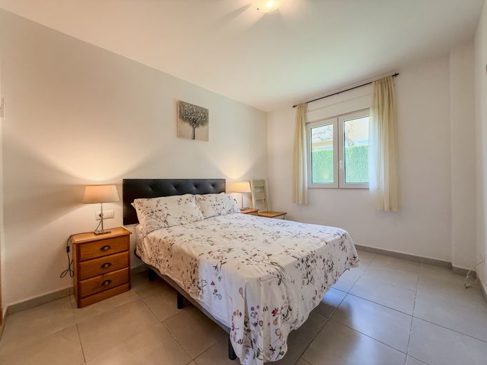 Image No.2-2 Bed Property for sale