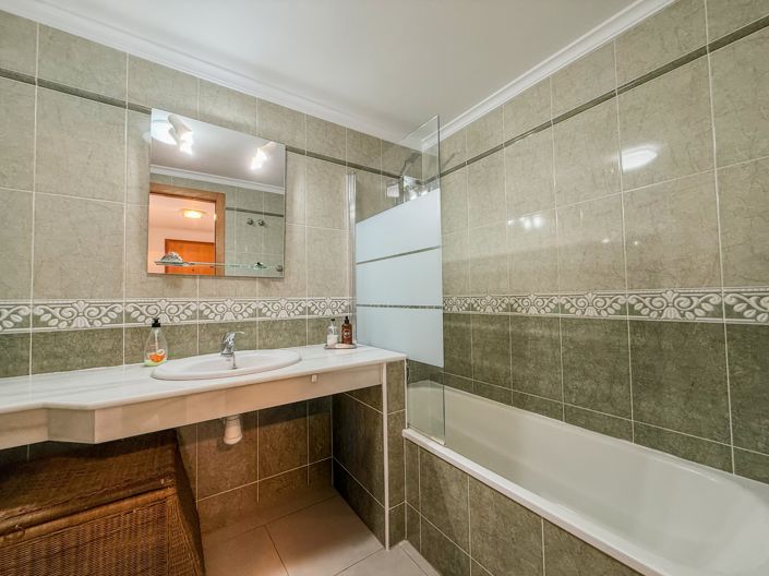 Image No.4-2 Bed Property for sale