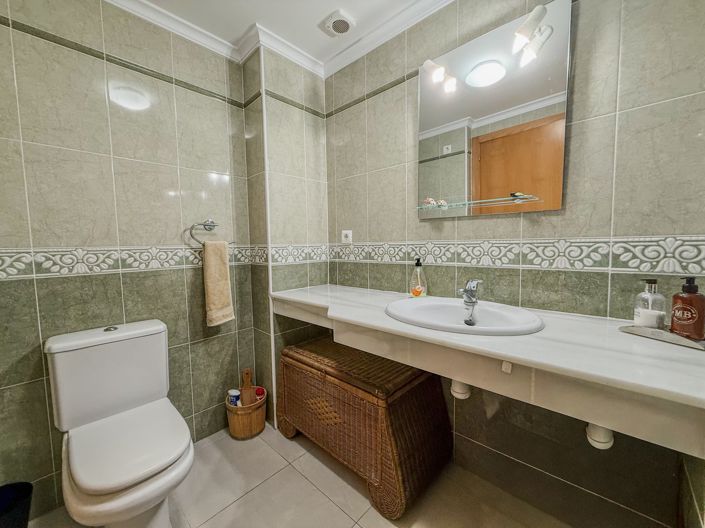 Image No.5-2 Bed Property for sale