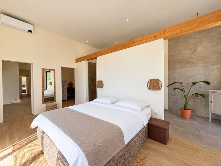Image No.12-4 Bed Villa for sale