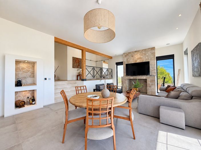 Image No.8-4 Bed Villa for sale