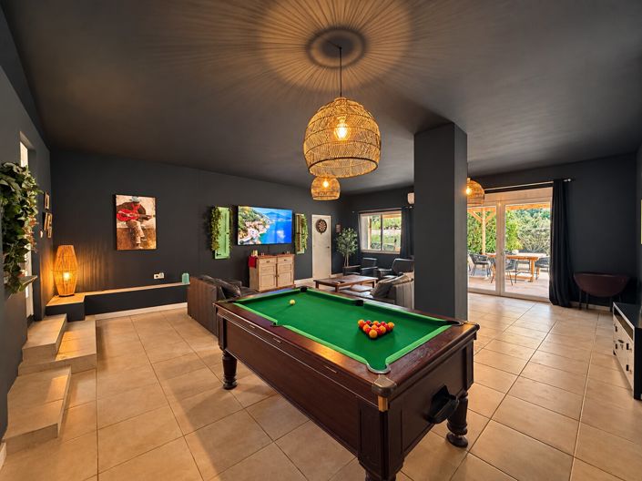 Image No.16-6 Bed Townhouse for sale